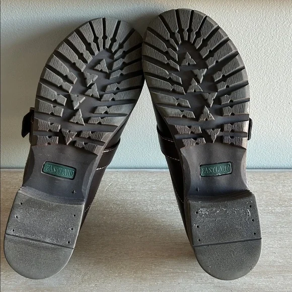 Eastland Women’s Brown Clogs 9.5 Vintage Explorer Bohemian Wanderer Style Y2K - Picture 8 of 9